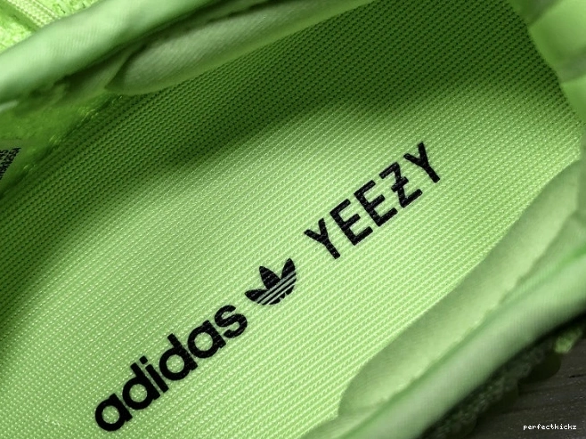 Yeezy the 350 Adidas Glow Dark V2 in EG5293 Boost 0727